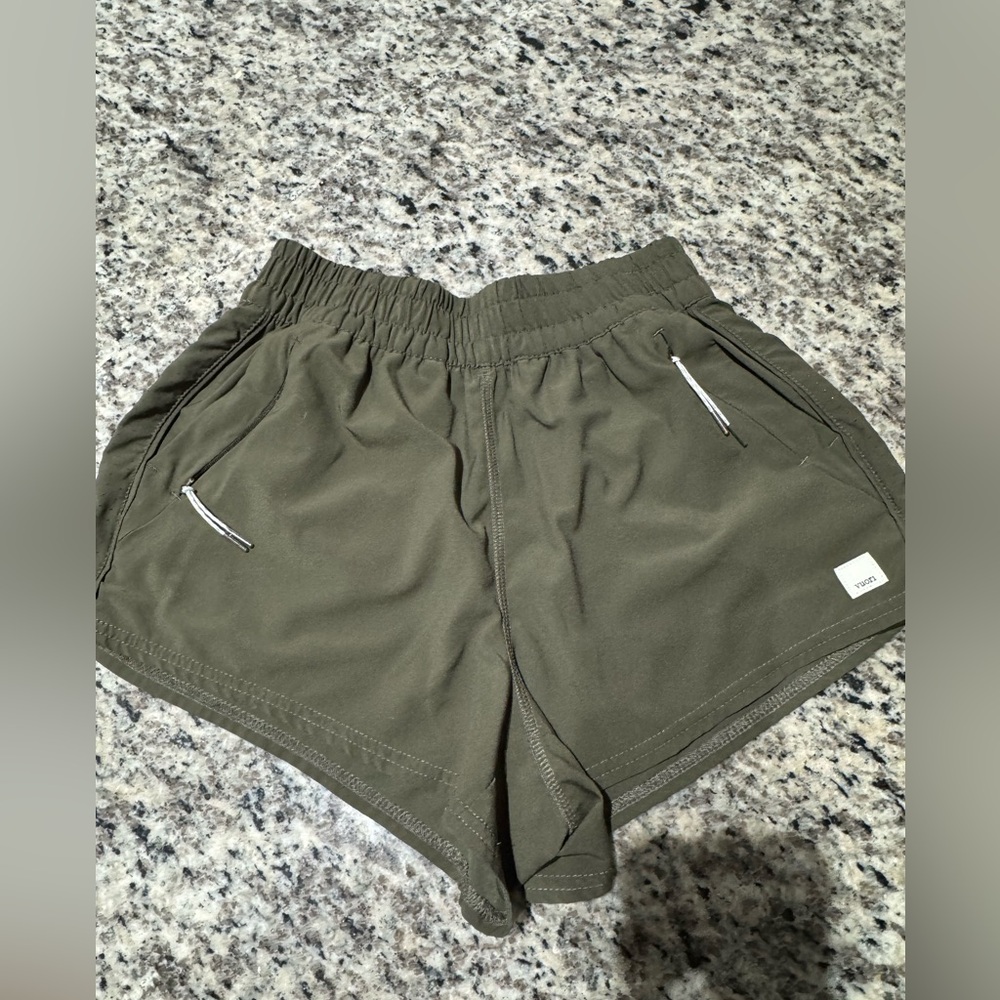 vuori green running shorts size S